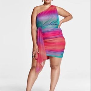 FASHION TO FIGURE Indira One
Shoulder Ombre Print Dress. Size 1 FTF.
